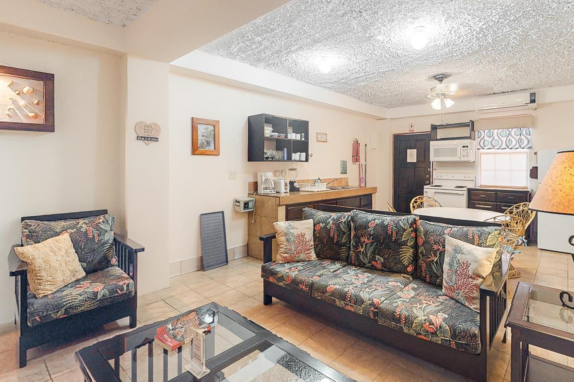 Hummingbird Home Suites San Pedro  Rum bild