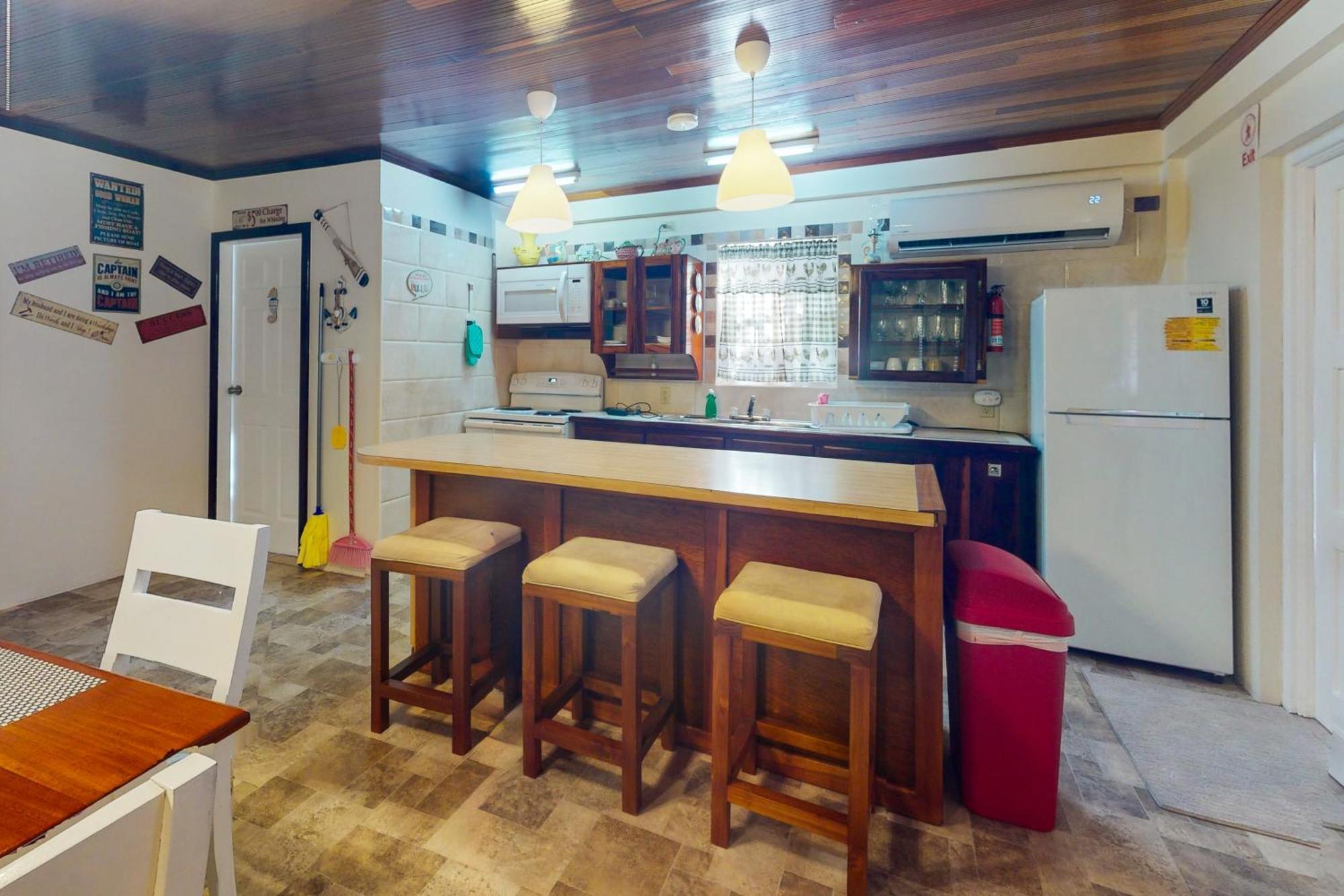 Hummingbird Home Suites San Pedro  Rum bild