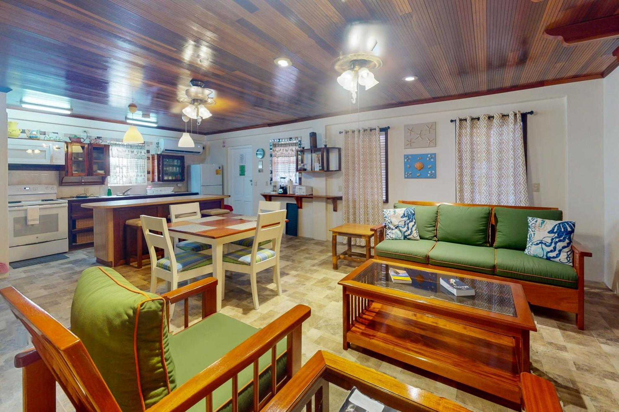 Hummingbird Home Suites San Pedro  Rum bild