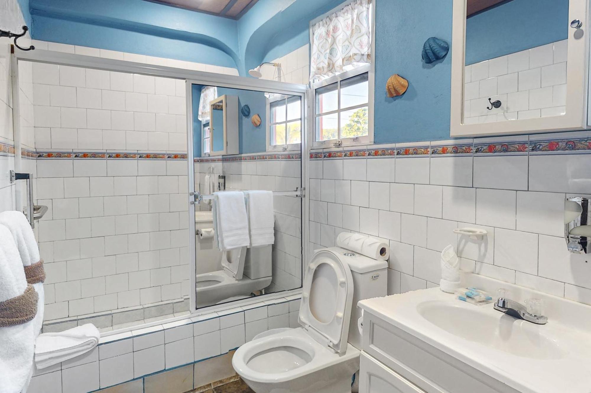 Hummingbird Home Suites San Pedro  Rum bild