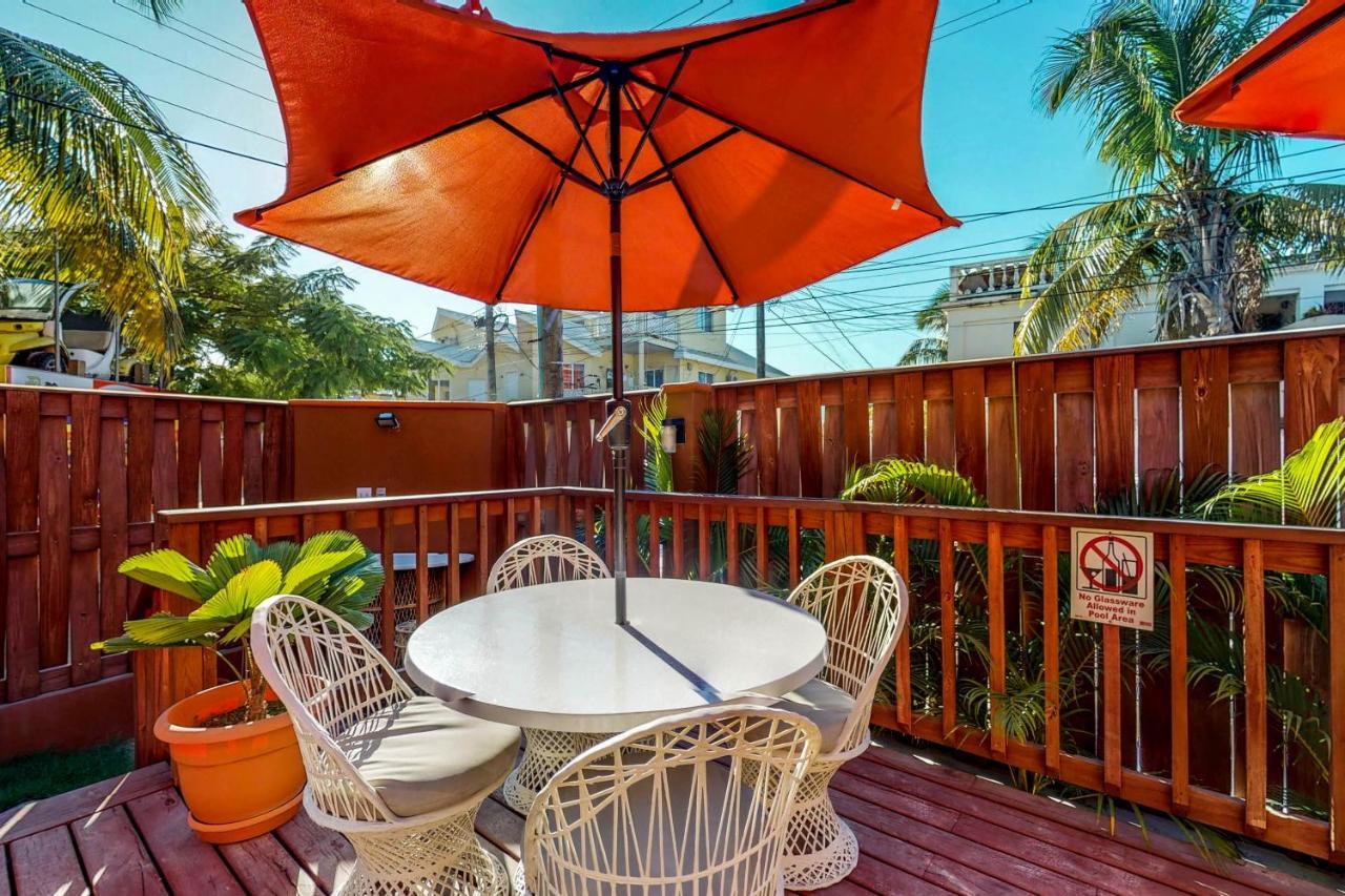 Hummingbird Home Suites San Pedro  Exteriör bild