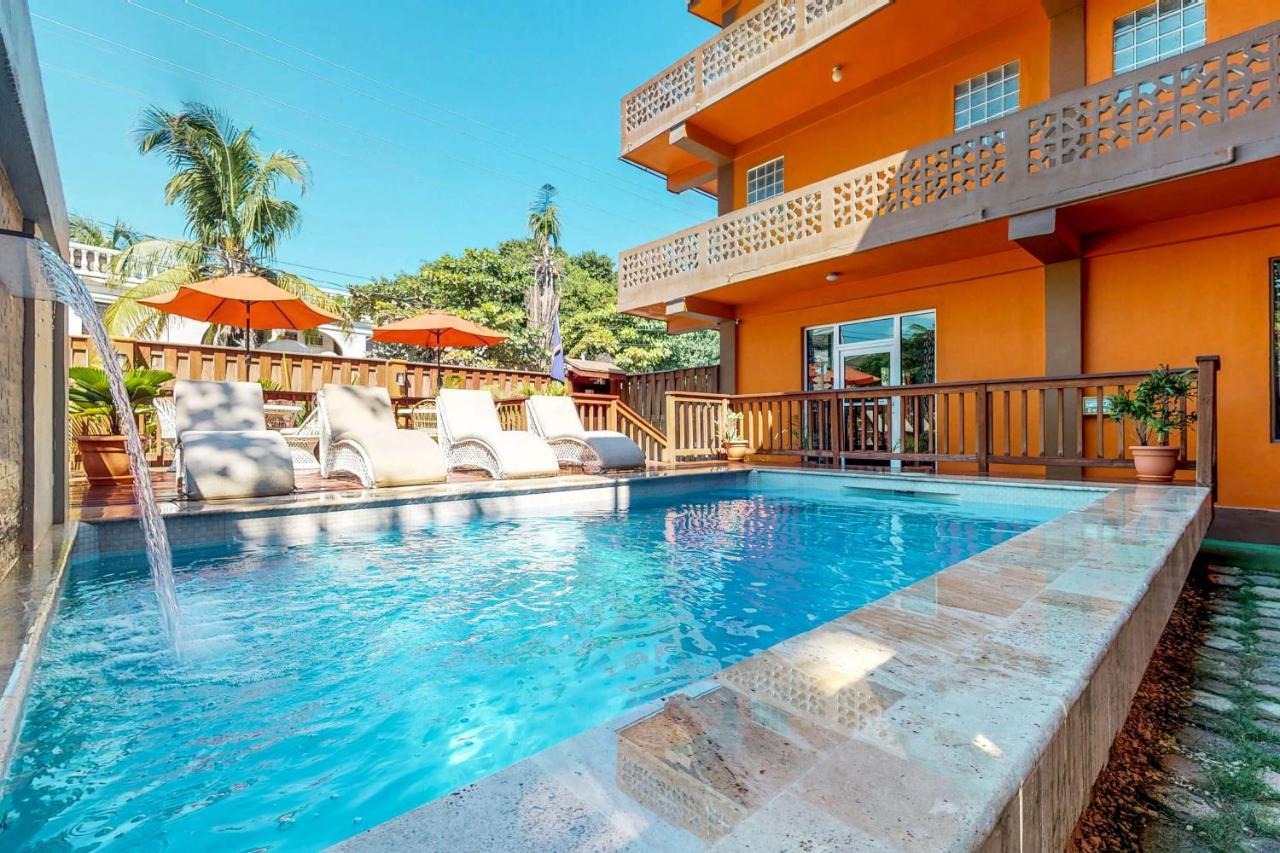 Hummingbird Home Suites San Pedro  Exteriör bild